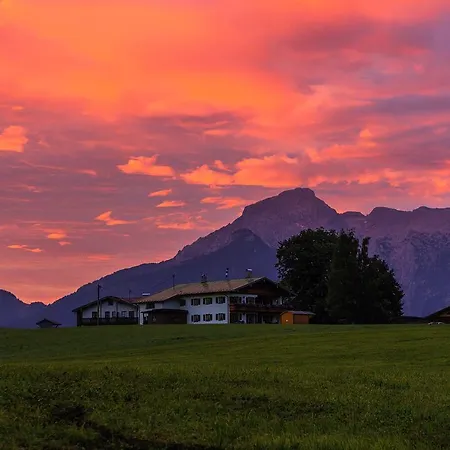 Loiplstueberl Aparthotel 3*