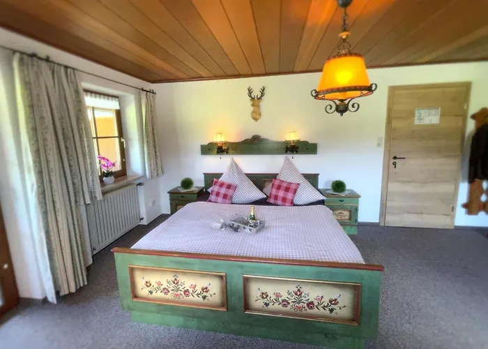 Loiplstüberl Aparthotel 4*